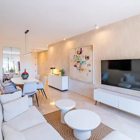 Cubo's Alicate Playa ماربيا