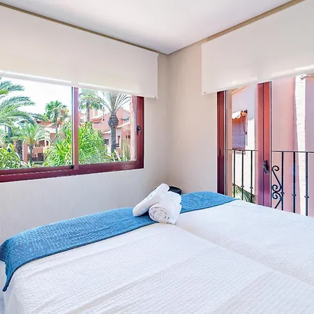 Cubo's Alicate Playa ماربيا